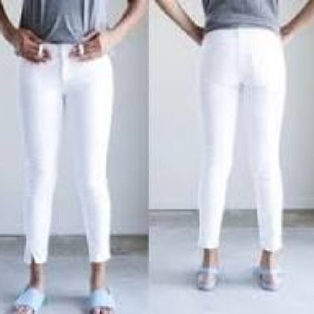 AMO White 5 Pocket Mid Rise Slim Fit Lightly Distressed Raw Hem Jeans Size 27